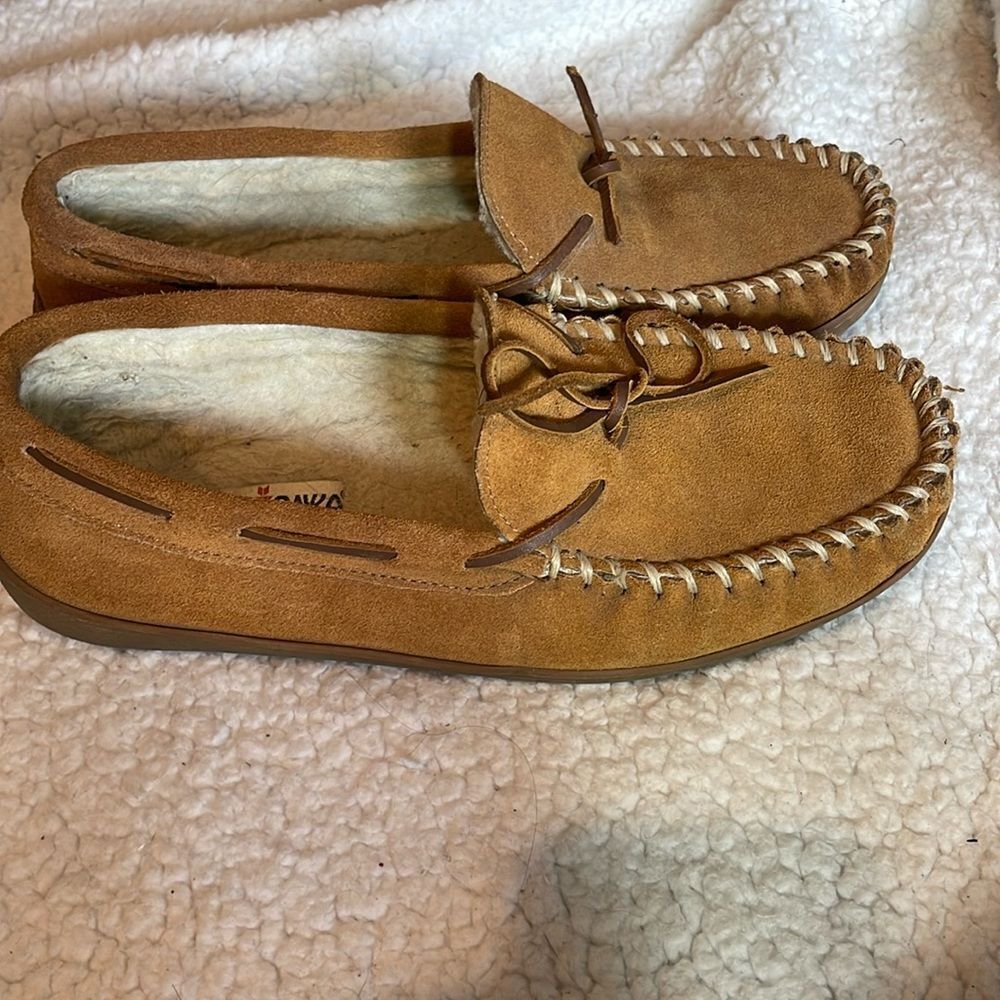 Minnetonka Tan Suede Loafers with Plush Lining